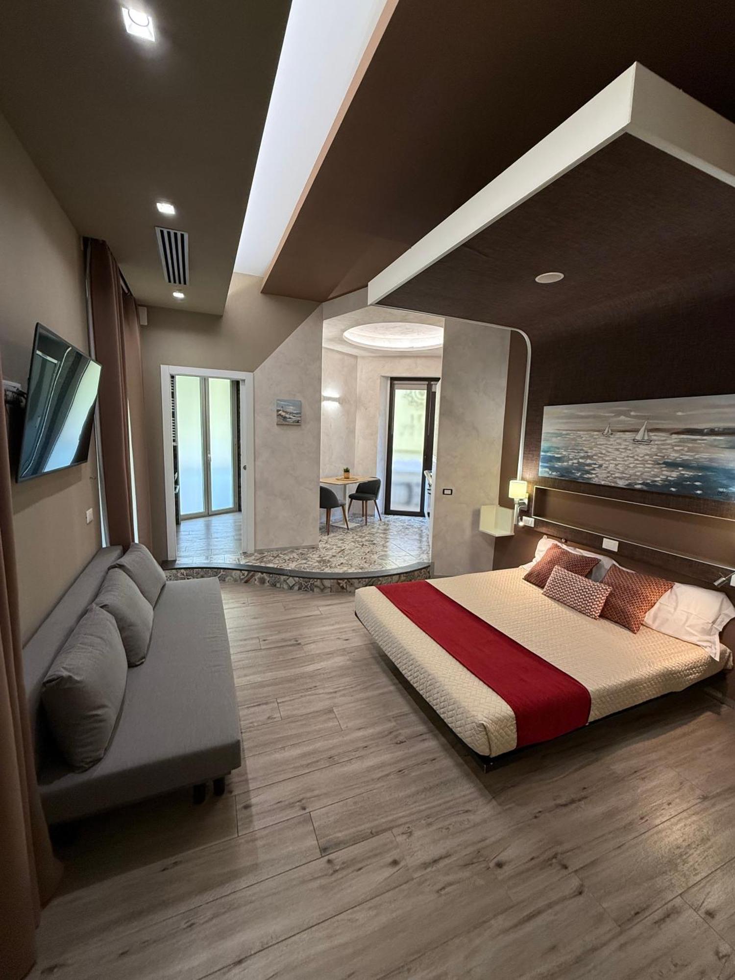 Th Luxury & Guest house